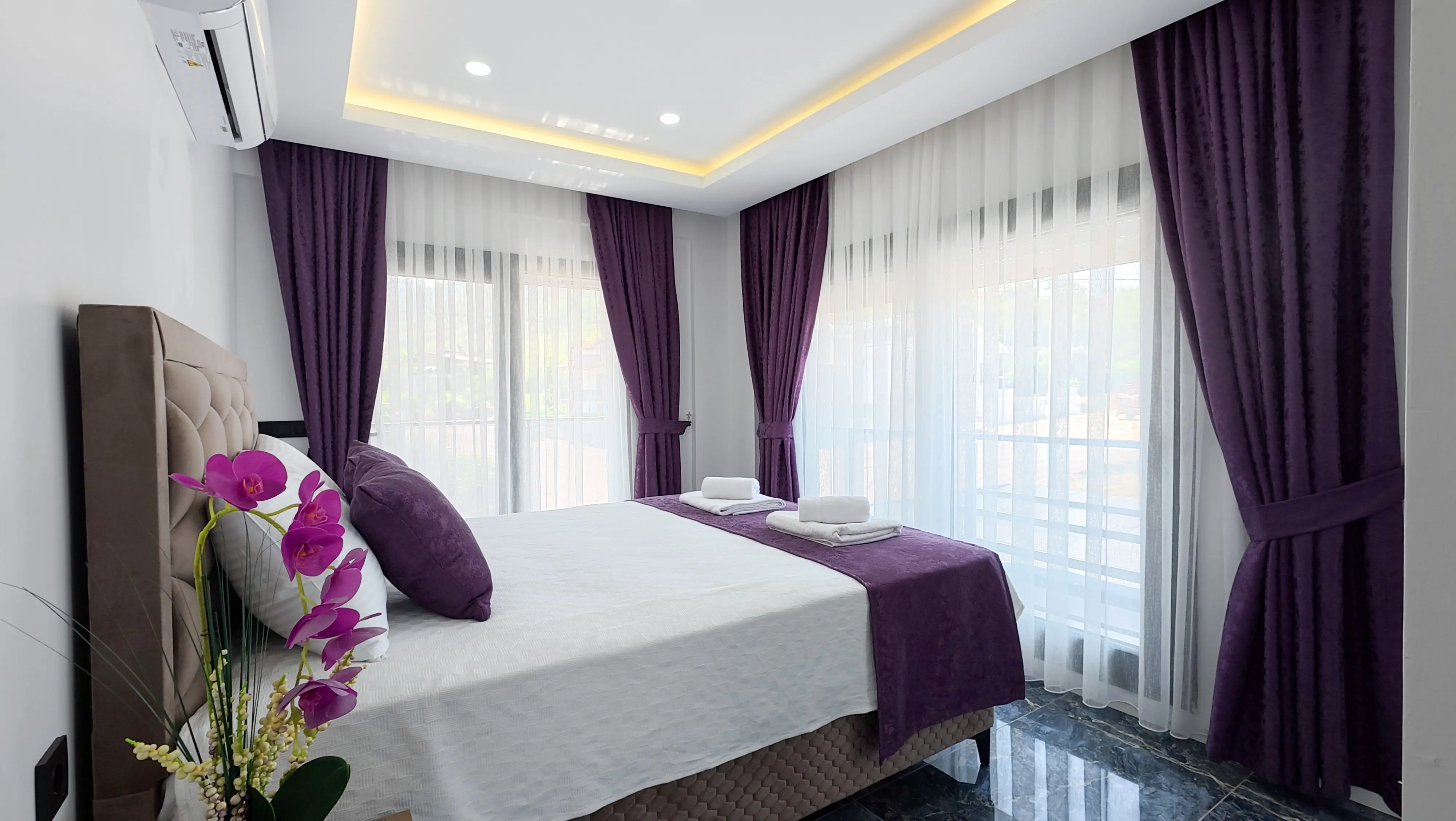 Yatak Odası 2 (Mor Oda) - Villa Karakaya'da oda galerisi, Fethiye lüks villa fotoğrafları